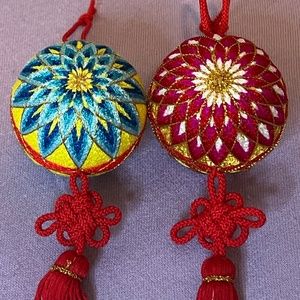 Beautiful Japanese TEMARI ball handmade by artisans Set of 2.